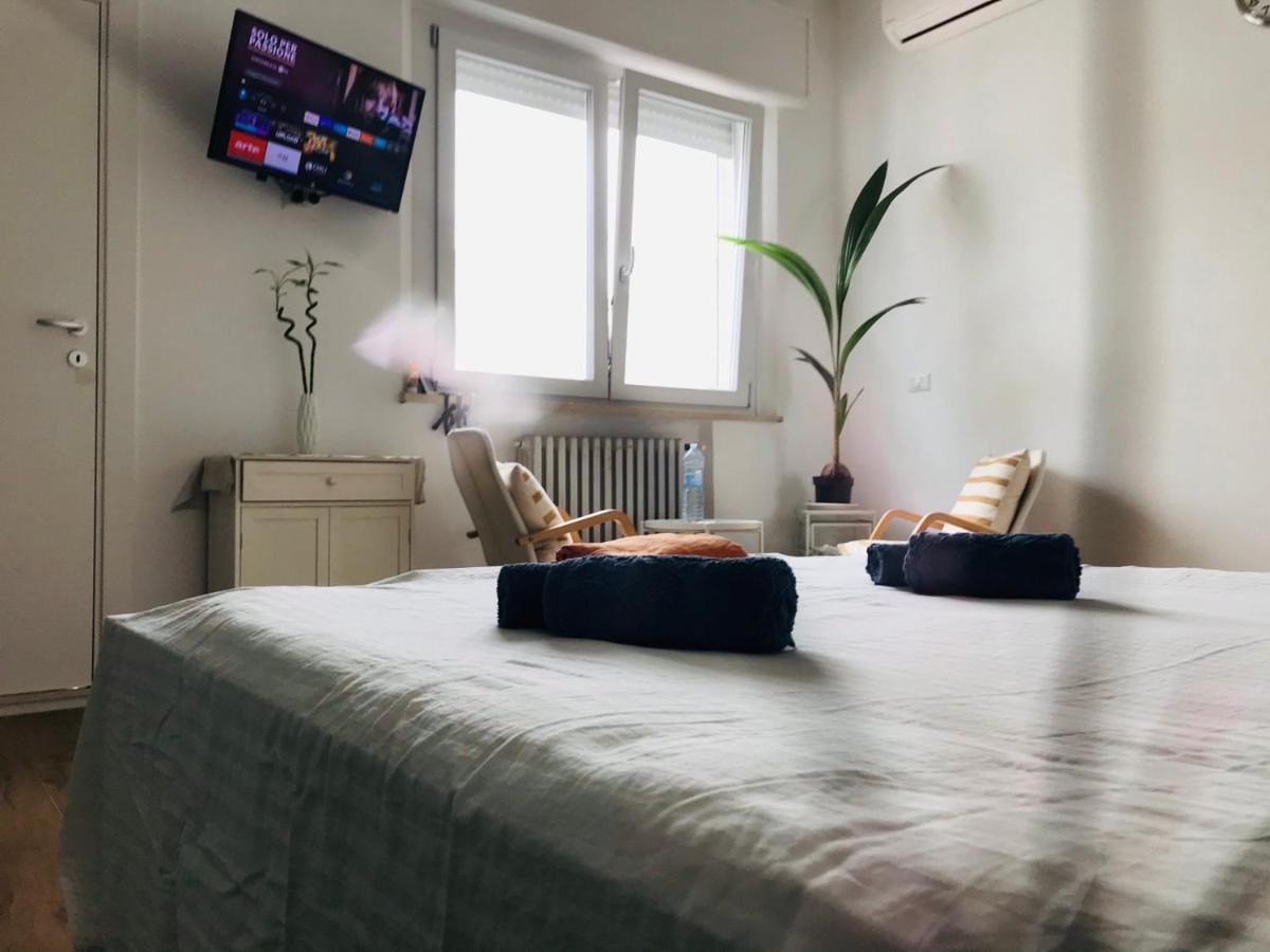 Stanza E Bagno Privato, Idromassaggio Con Extra Fee, In Appartamento 费拉拉 外观 照片