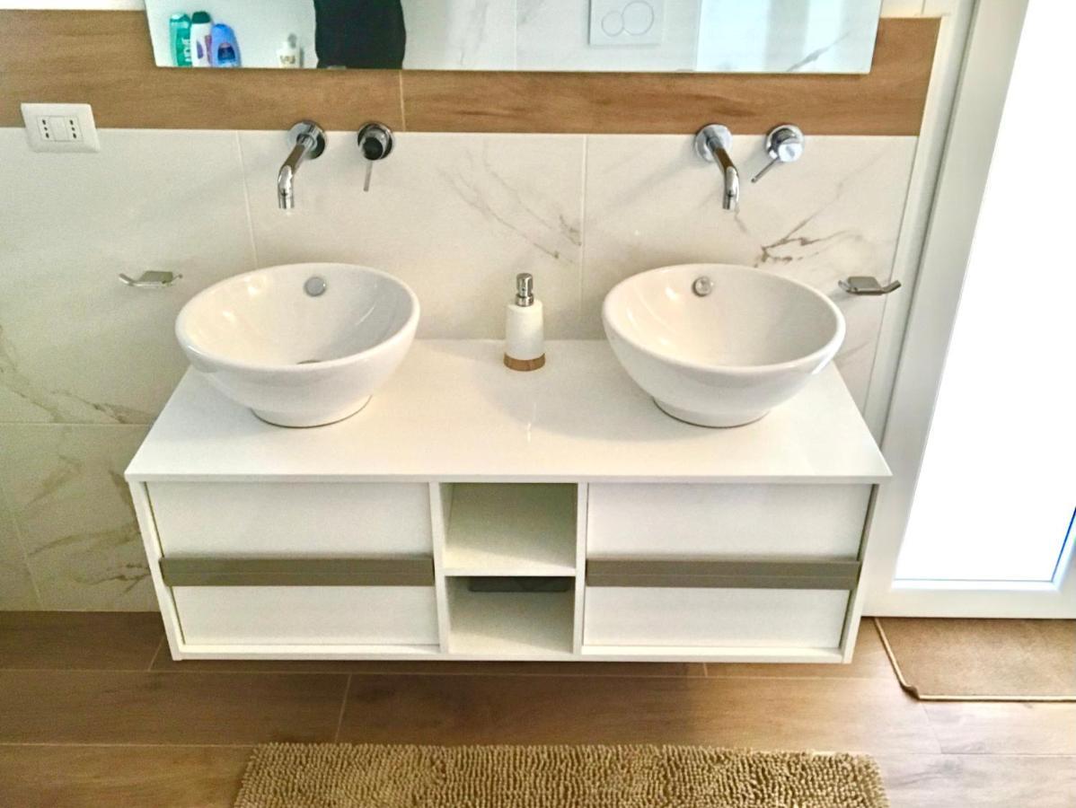 Stanza E Bagno Privato, Idromassaggio Con Extra Fee, In Appartamento 费拉拉 外观 照片