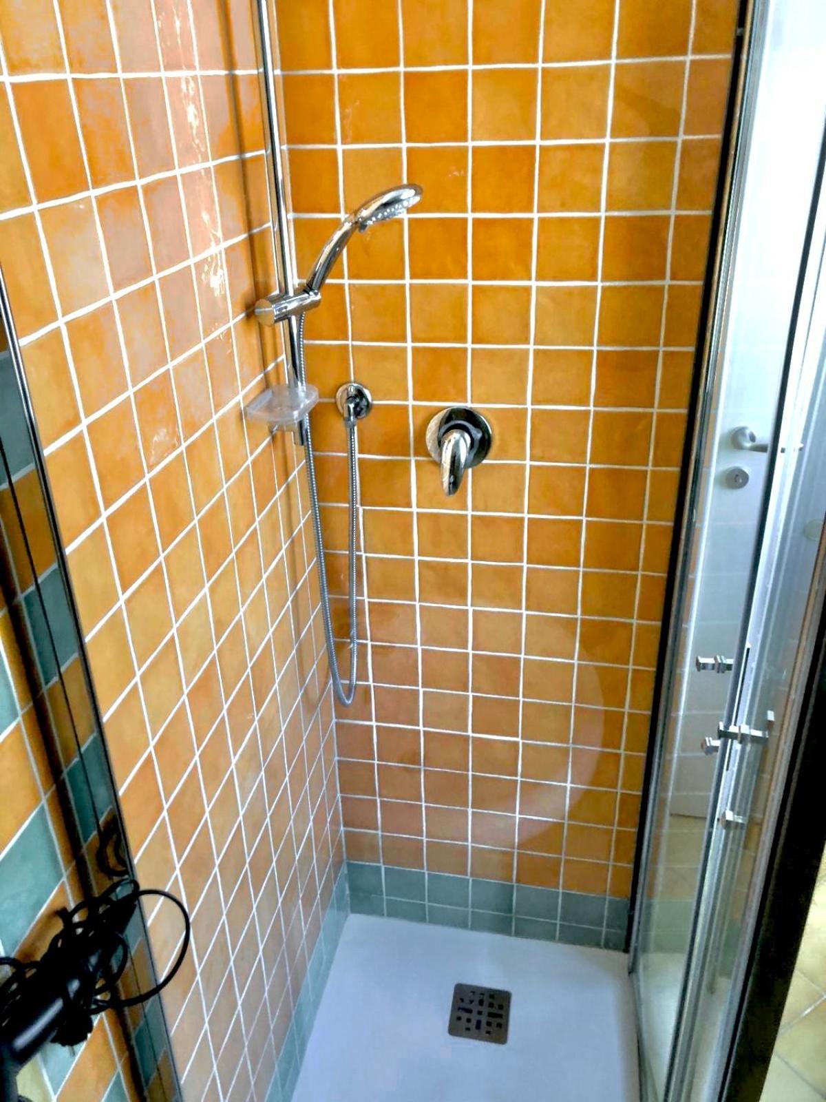 Stanza E Bagno Privato, Idromassaggio Con Extra Fee, In Appartamento 费拉拉 外观 照片